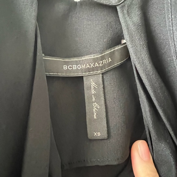 Silk like halter top from BCBG in good condition - Picture 2 of 3